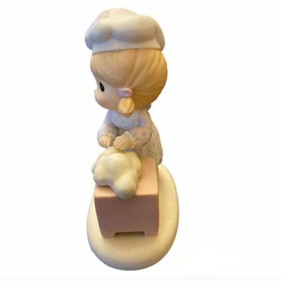 Vintage 1999 Precious Moments "We Knead You Grandma" Porcelain Figurine #679844 - Picture 4 of 6